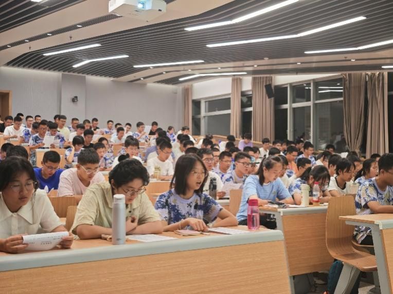 学院开展本科新生系列入学教育ky开元棋牌计算机科学与技术(图2)